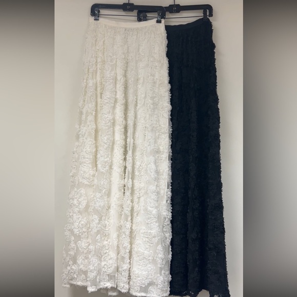 Adrianna papell BLACK & WHITE rosette flare long skirt - Picture 4 of 10